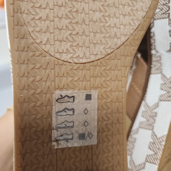 NWT Michael Kors Indira Wedge Sandals - Picture 5 of 6